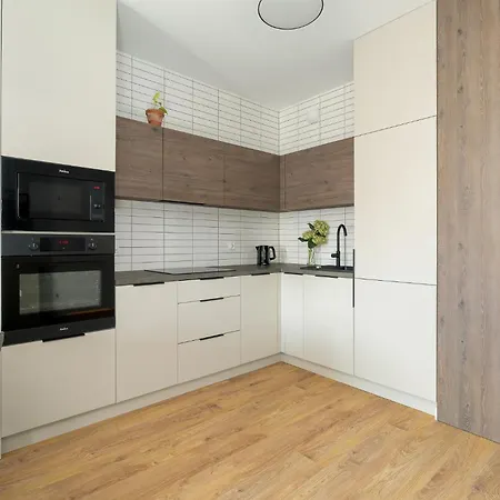 Verde Apartment By Kramm * Poznaň