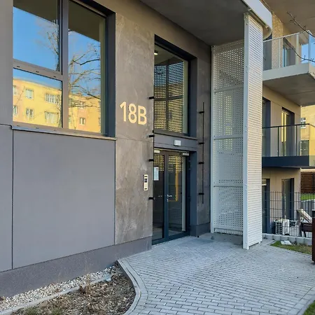 Verde Apartment By Kramm * Poznaň